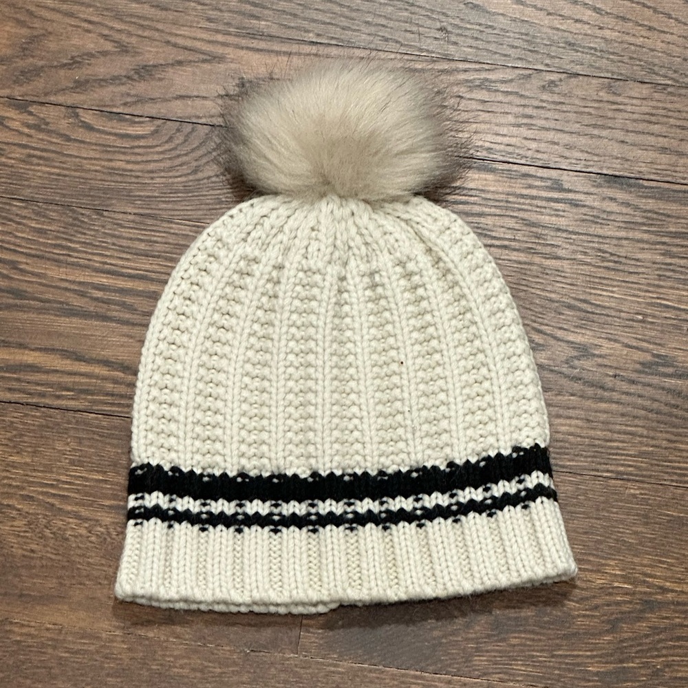 Evereve knit Pom Pom beanie